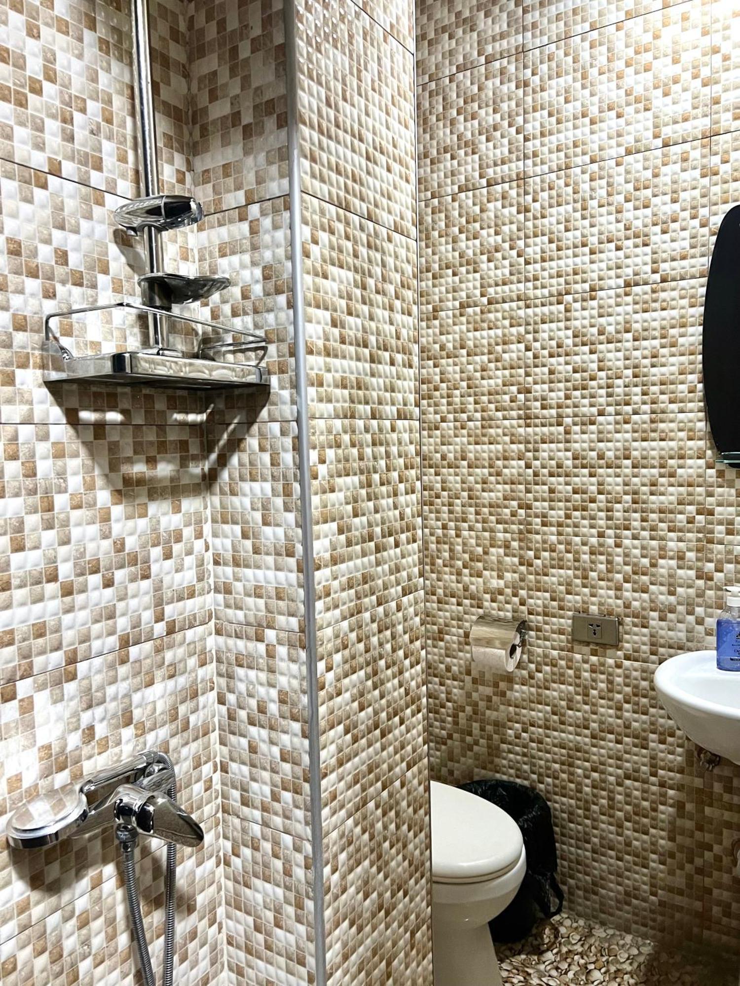 Hotel 6 Tbilisi Eksteriør billede