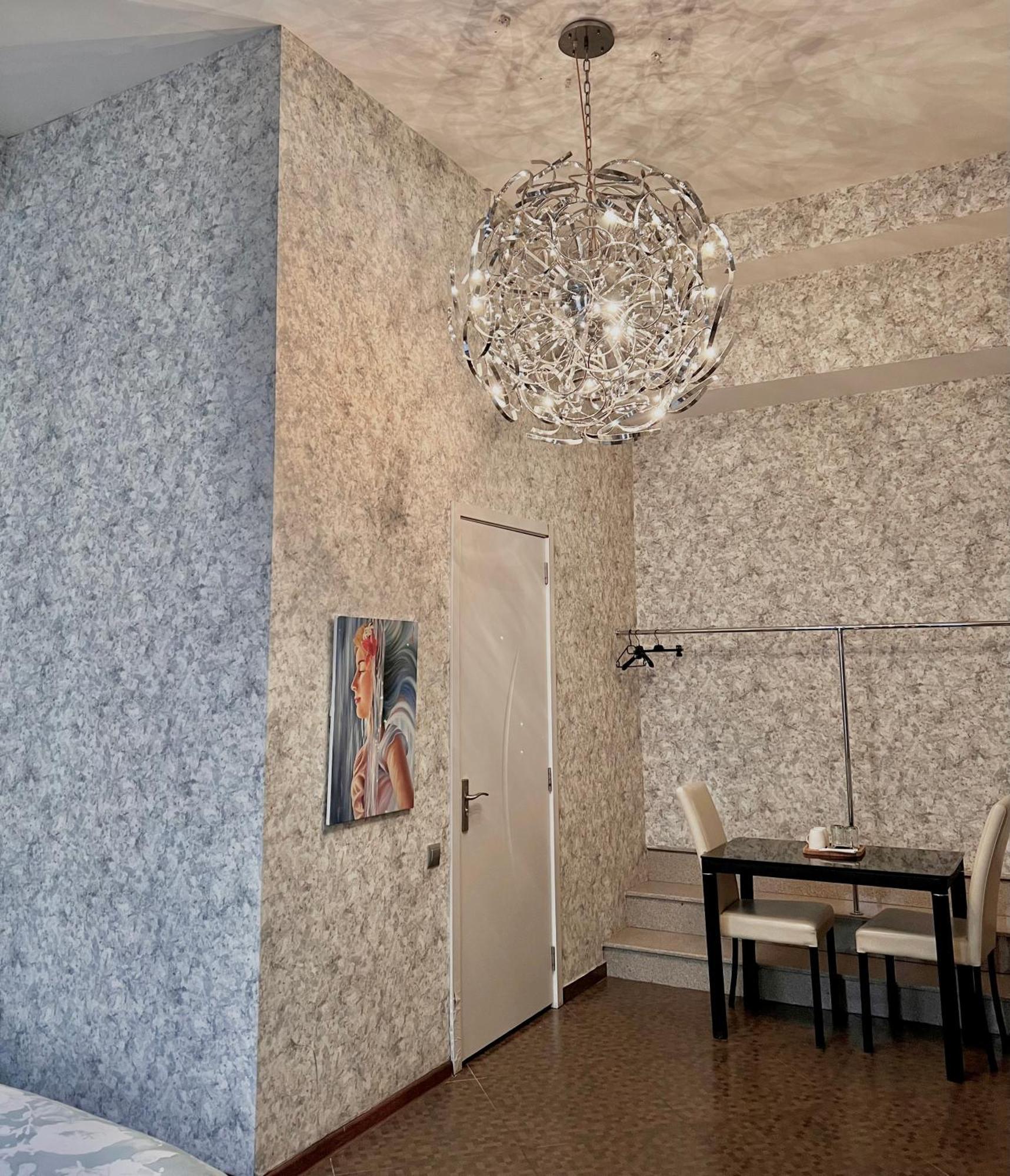 Hotel 6 Tbilisi Eksteriør billede
